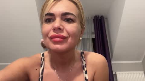 Snapshot of jenny_play1 chatting on January 2025 09:15:02 AM Jenny online show from January 2025 09:15:02 AM