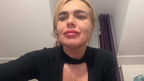 Snapshot of jenny_play1 chatting on February 2025 06:20:02 PM Jenny online show from February 2025 06:20:02 PM