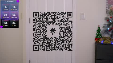 Snapshot of jennyyfae chatting on December 2024 08:58:02 PM JennyFae online show from December 2024 08:58:02 PM