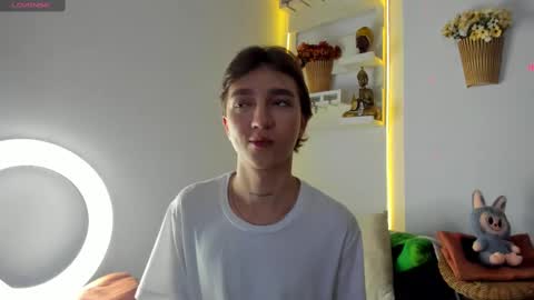 jero independent model online show from November 2025 06:13:01 AM