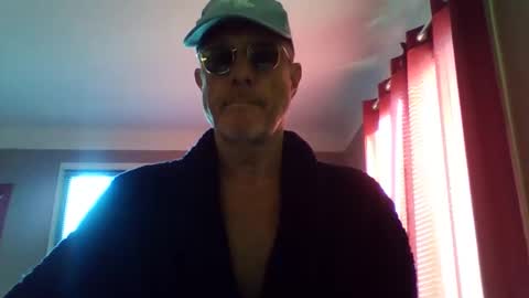 Snapshot of jerflor chatting on November 2025 01:23:01 PM jerflor online show from November 2025 01:23:01 PM