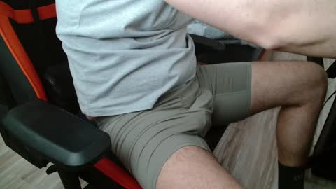 Boy likes daddies online show from January 2025 12:39:01 PM