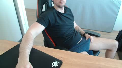 Boy likes daddies online show from April 2026 12:09:02 PM