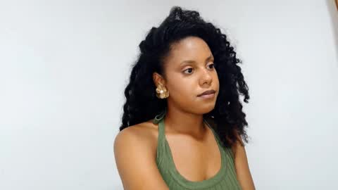 Bella online show from February 2026 09:59:02 PM