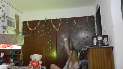 Snapshot of jess_sweett chatting on January 2026 06:44:02 PM Jessica online show from January 2026 06:44:02 PM