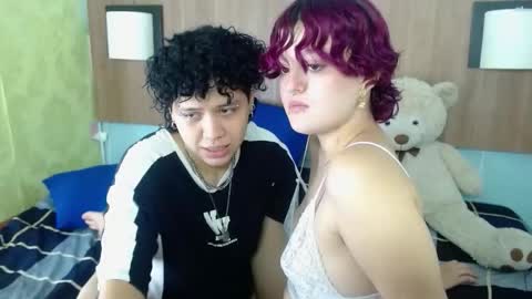 JessAndJade online show from November 2025 12:04:01 PM