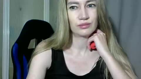 JessFox1 online show from December 2024 10:07:02 PM
