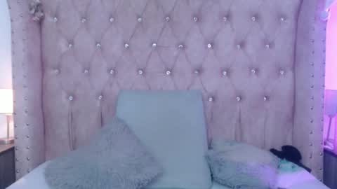 Jessica  online show from April 2026 11:50:01 PM