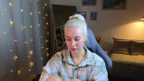 Snapshot of jessica_hanson chatting on December 2024 06:13:01 PM Jessy online show from December 2024 06:13:01 PM