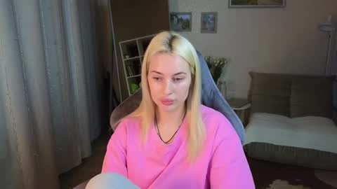 Snapshot of jessica_hanson chatting on February 2025 02:15:02 PM Jessy online show from February 2025 02:15:02 PM