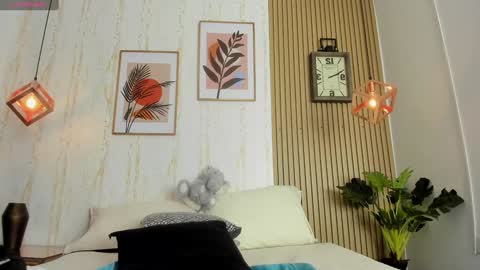 Jessica Pethersson  online show from December 2024 02:49:01 PM