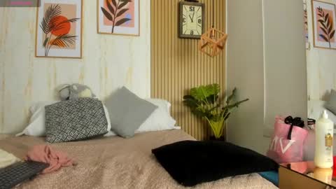 Jessica Pethersson  online show from January 2025 05:58:01 PM