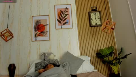 Jessica Pethersson  online show from January 2025 11:59:02 AM