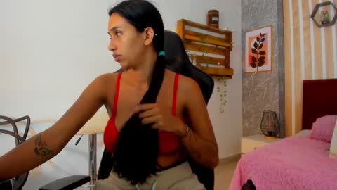 Jessica Pethersson  online show from January 2025 12:11:02 PM