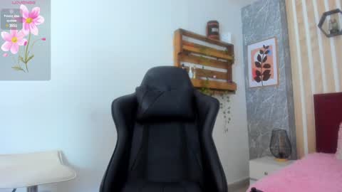 Jessica Pethersson  online show from February 2025 12:03:02 PM