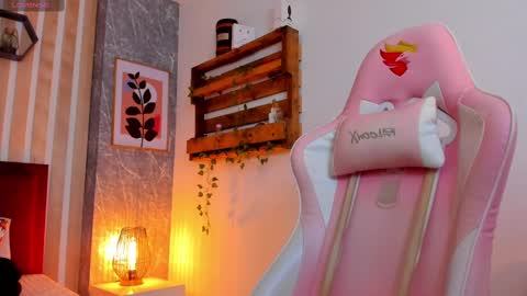 Jessica Pethersson  online show from February 2025 04:21:01 PM