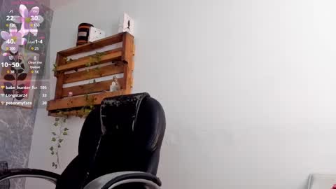 Jessica Pethersson  online show from March 2025 04:41:01 PM