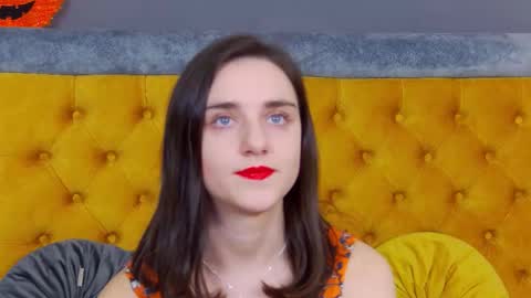 Jessica White online show from November 2025 05:07:01 AM