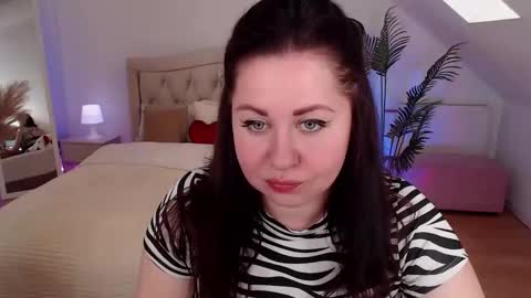 jessicaevanse online show from May 2026 07:35:01 AM