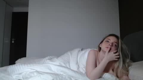 Snapshot of jessicahwinters chatting on April 2026 01:41:02 AM Jessica online show from April 2026 01:41:02 AM