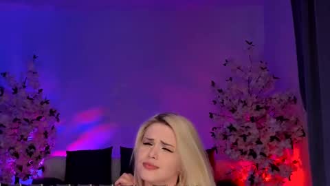 Gloria   online show from January 2025 11:10:01 PM