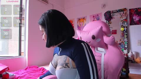 Snapshot of jessie_williams_01 chatting on March 2025 07:40:01 PM Your Sweet Angel online show from March 2025 07:40:01 PM