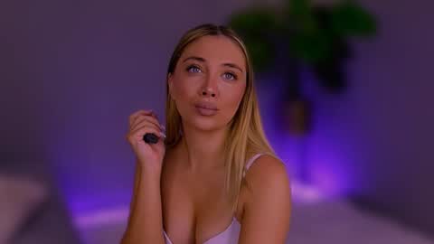 jessiellle online show from October 2025 06:20:02 AM