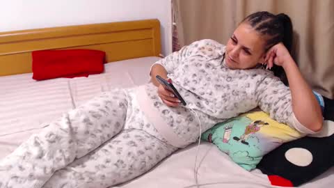 jessiestar3 online show from November 2025 06:44:01 AM