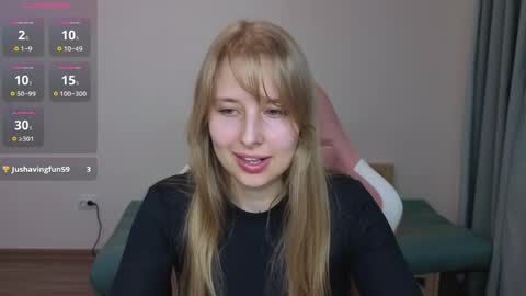 Snapshot of jessy_comely chatting on April 2026 05:17:01 PM Jessy online show from April 2026 05:17:01 PM