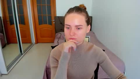 Snapshot of jessy_lil chatting on November 2025 10:28:02 AM Polina online show from November 2025 10:28:02 AM