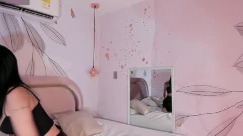 Snapshot of jesysoz_23 chatting on January 2025 03:44:01 AM Jessica online show from January 2025 03:44:01 AM