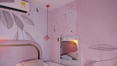 Snapshot of jesysoz_23 chatting on February 2025 03:52:01 AM Jessica online show from February 2025 03:52:01 AM