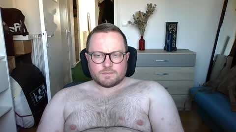 Snapshot of jeuneloup92 chatting on November 2025 09:57:01 AM jeuneloup92 online show from November 2025 09:57:01 AM