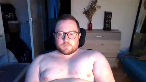 Snapshot of jeuneloup92 chatting on February 2026 05:28:01 PM jeuneloup92 online show from February 2026 05:28:01 PM