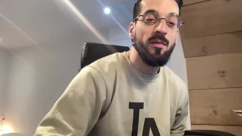 Snapshot of jeunemek00779042 chatting on January 2025 01:23:02 PM JEUNEMEK007 online show from January 2025 01:23:02 PM