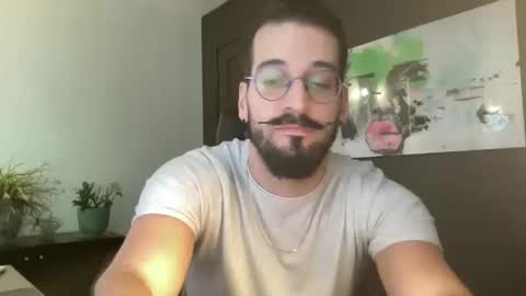 Snapshot of jeunemek00779042 chatting on October 2025 02:40:02 PM JEUNEMEK007 online show from October 2025 02:40:02 PM