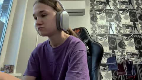 Helgi online show from December 2025 12:14:02 PM