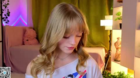 Gwen online show from April 2026 08:14:02 PM