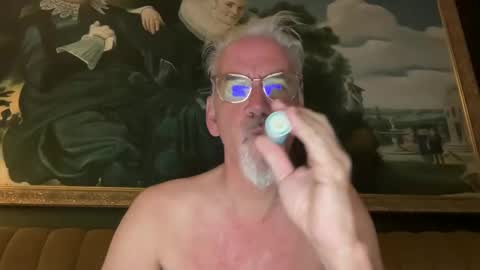 Snapshot of jewlronny chatting on December 2024 03:11:01 PM jewlronny online show from December 2024 03:11:01 PM