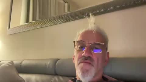 Snapshot of jewlronny chatting on February 2025 09:45:02 PM jewlronny online show from February 2025 09:45:02 PM