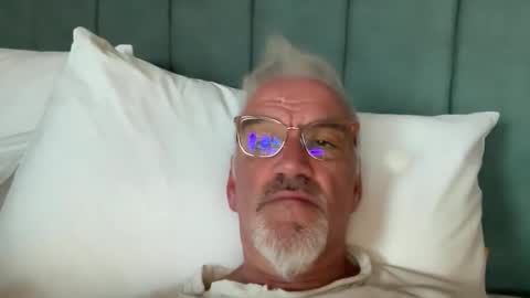 Snapshot of jewlronny chatting on October 2025 04:44:02 AM jewlronny online show from October 2025 04:44:02 AM