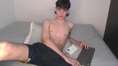 Snapshot of jey_foxx chatting on January 2025 07:40:01 PM jey_foxx online show from January 2025 07:40:01 PM