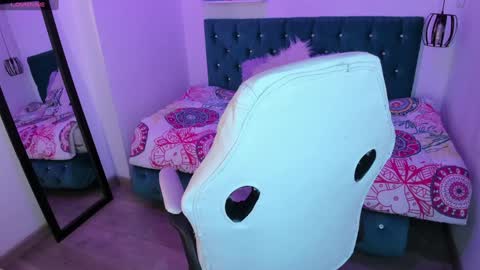 Jhiinny online show from January 2025 11:04:02 AM