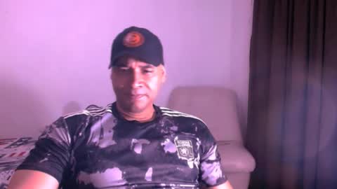 En moreno online show from November 2025 09:28:01 PM