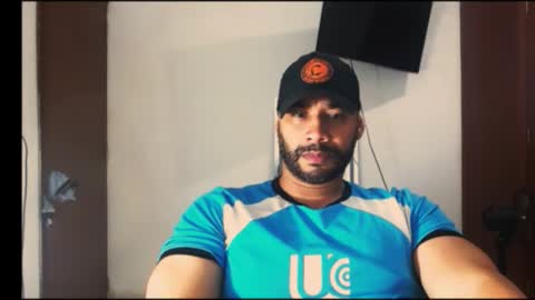 En moreno online show from December 2025 01:13:02 AM