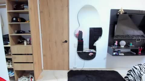 jhonaldsw online show from October 2025 01:23:02 PM