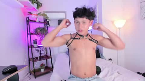 JHONNATHAN online show from April 2026 08:06:01 PM
