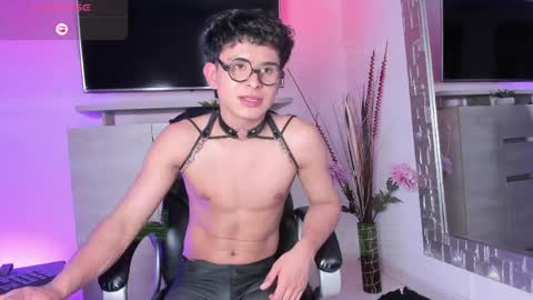 JHONNATHAN online show from May 2026 08:59:02 PM