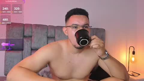 Snapshot of jhotta_foxx chatting on June 2026 09:03:02 AM Jhonatan80 online show from June 2026 09:03:02 AM