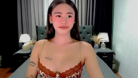 jhuliana_and_charles_room online show from May 2026 11:33:02 PM